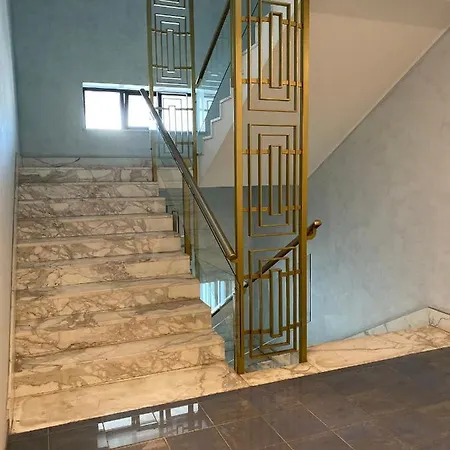 Loft Des Etrangers Lägenhet