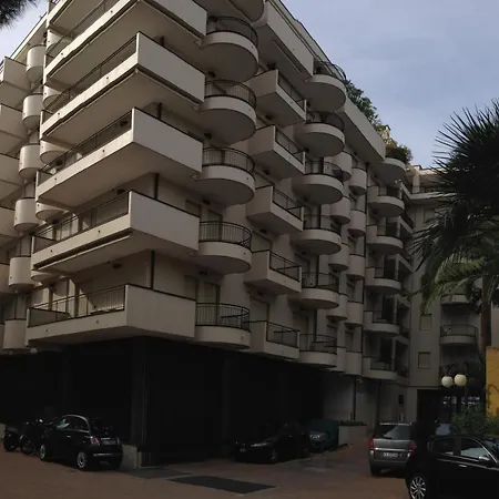 Loft Des Etrangers Daire Sanremo